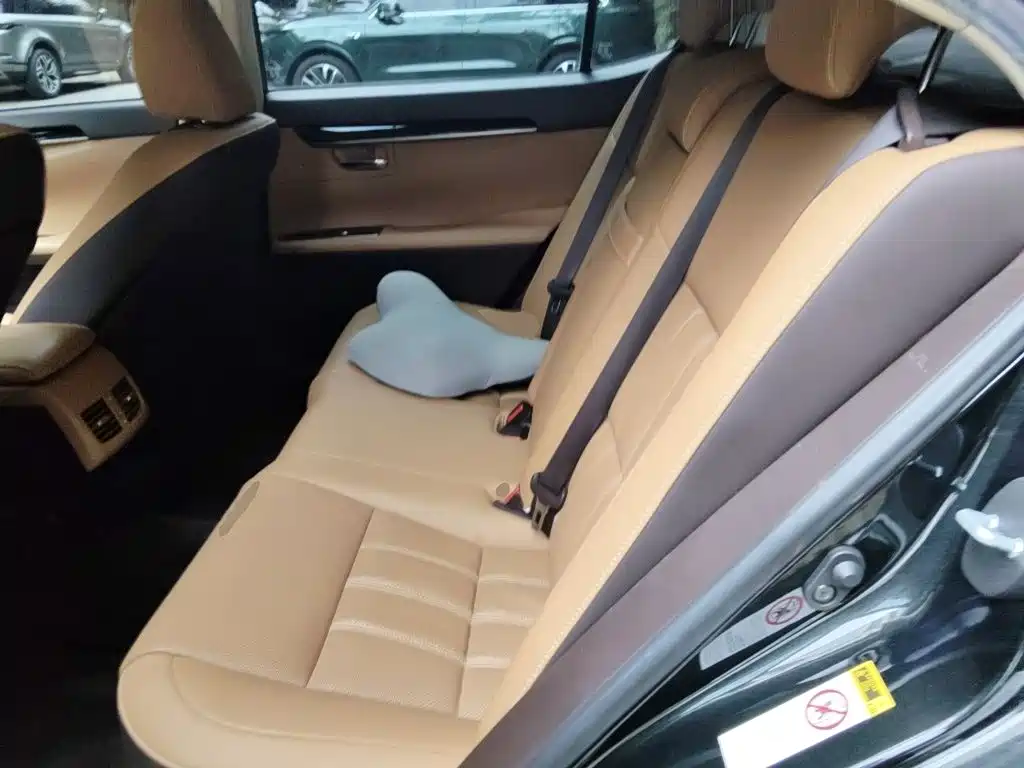 Lexus ES — миниатюра 15