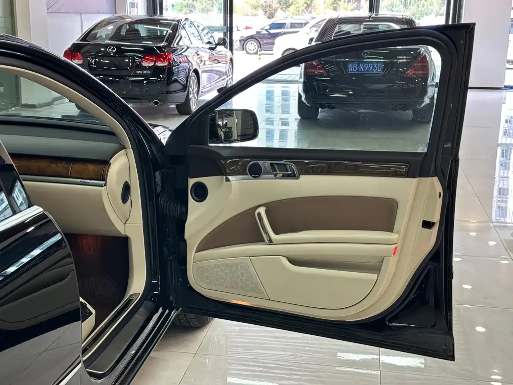 Volkswagen Phaeton — миниатюра 12