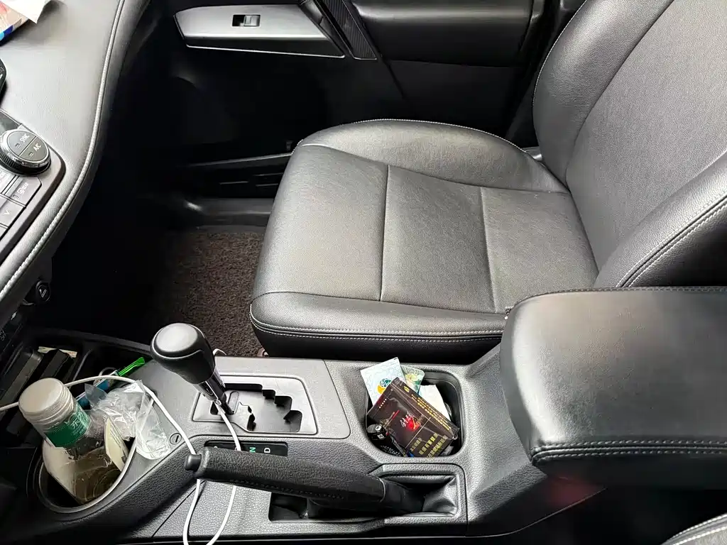 TOYOTA RAV4 RONGFANG