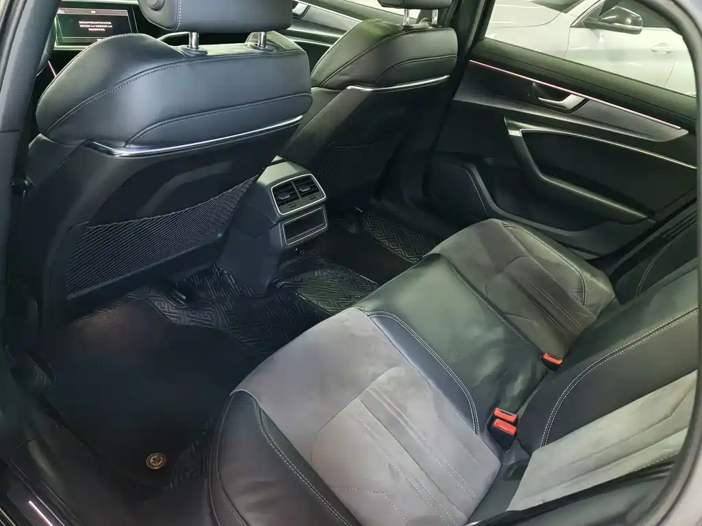 Audi A6L — миниатюра 9