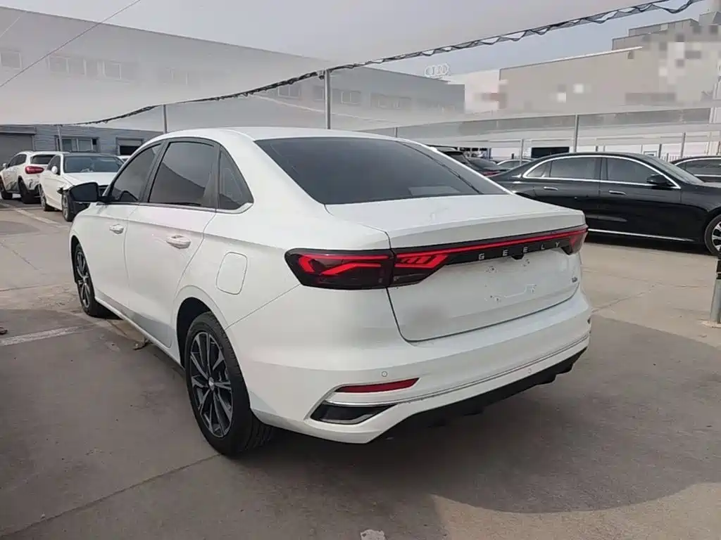 Geely Emgrand — миниатюра 5