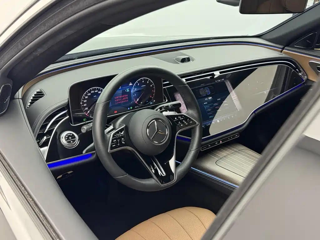 Mercedes-Benz E-Class — миниатюра 10