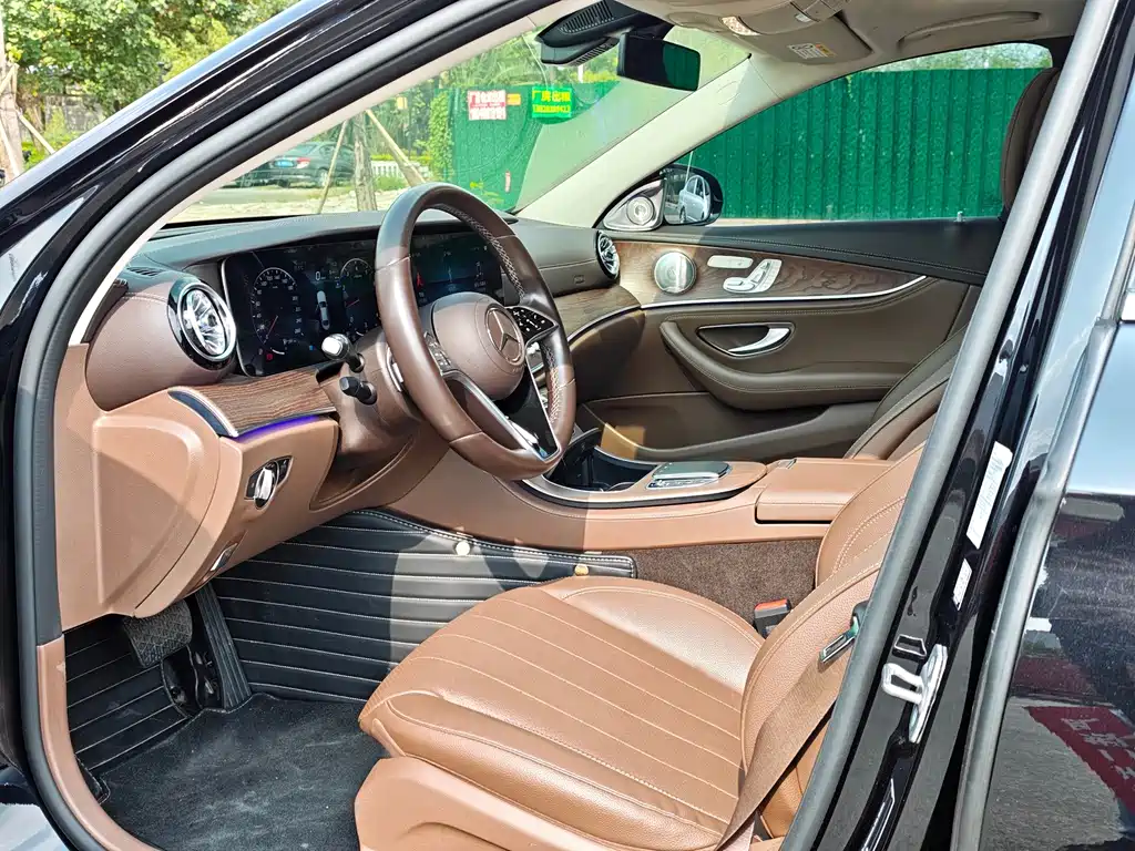 Mercedes-Benz E-Class — миниатюра 4