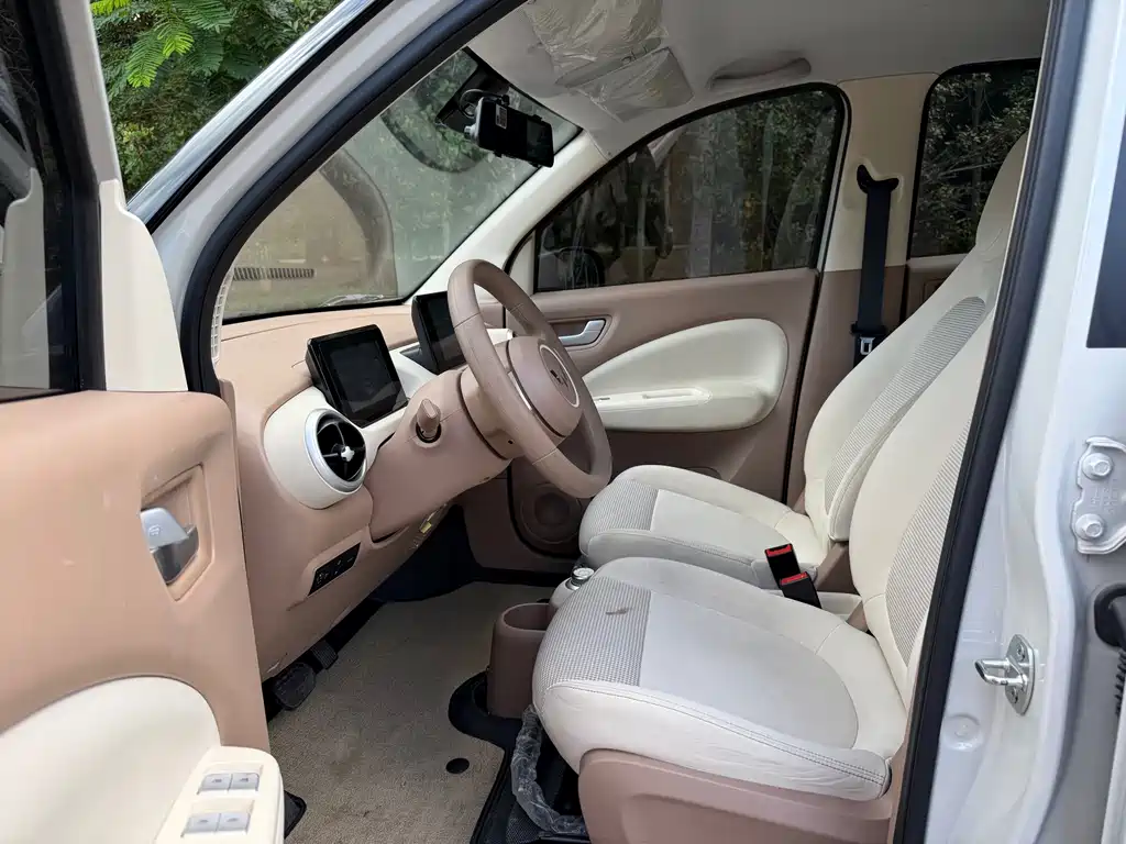 Wuling MINIEV — миниатюра 4