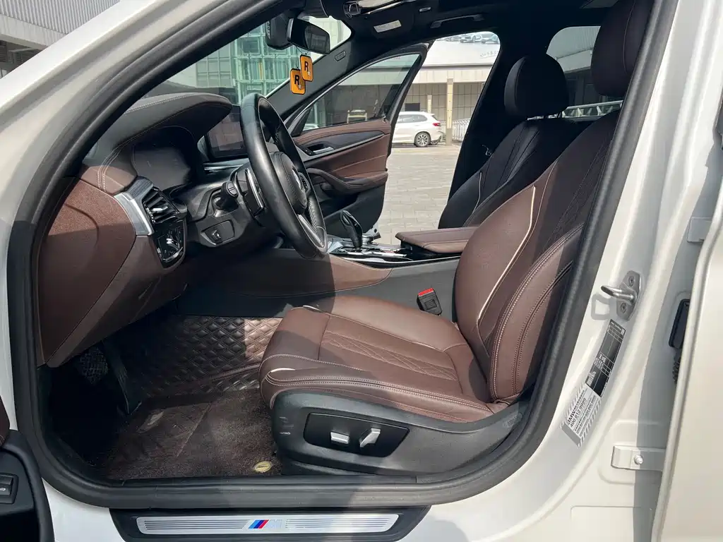 BMW 5 Series — миниатюра 15