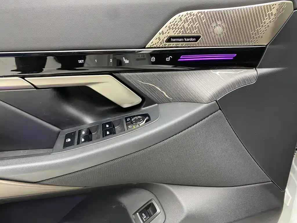 BMW 5 Series — миниатюра 23
