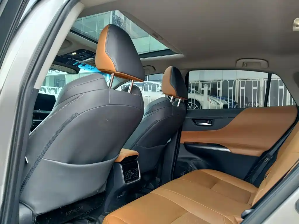 Toyota Venza — миниатюра 19