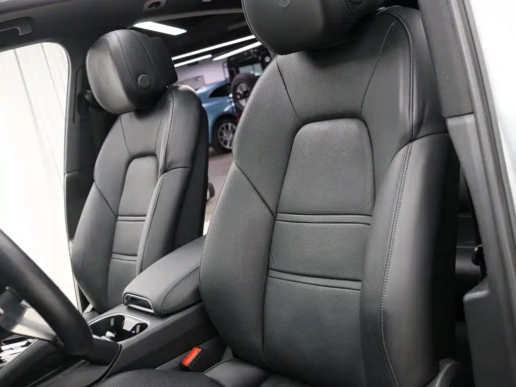 Porsche Cayenne — миниатюра 4