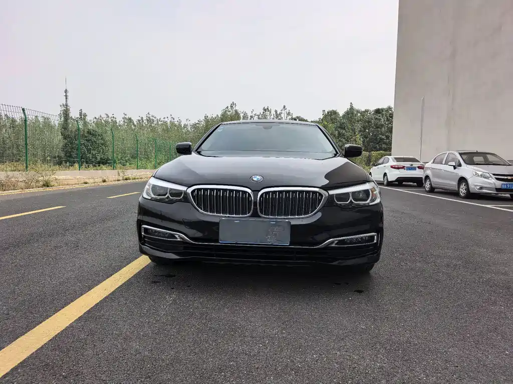 BMW 5 Series — миниатюра 2