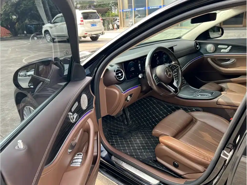 Mercedes-Benz E-Class — миниатюра 7