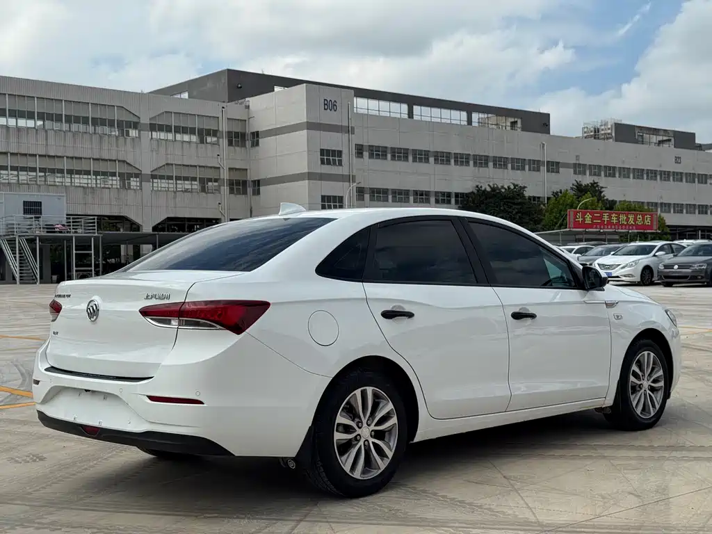 Buick Excelle — миниатюра 4
