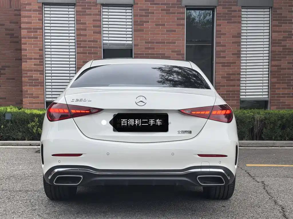 Mercedes-Benz C-Class — миниатюра 12