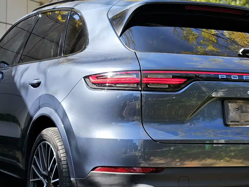 Porsche Cayenne — миниатюра 23