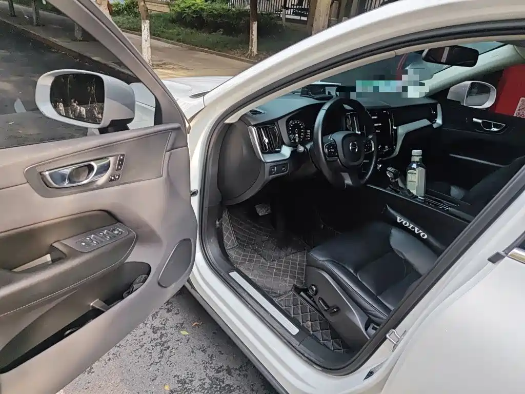 Volvo XC60 — миниатюра 14