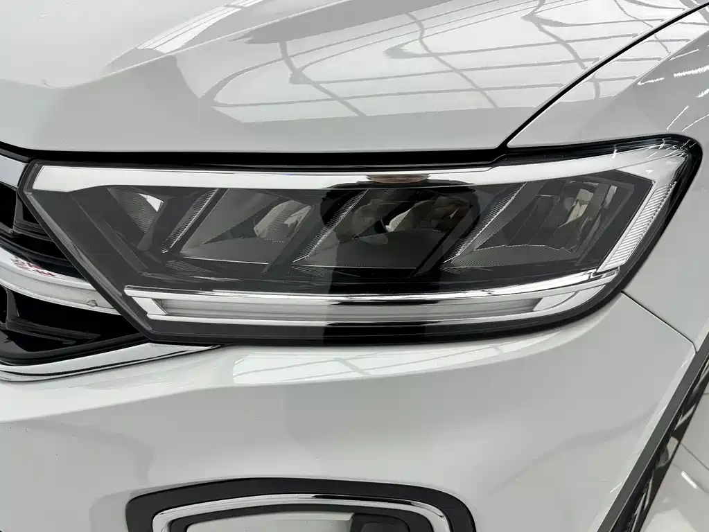 Volkswagen T-Roc — миниатюра 11