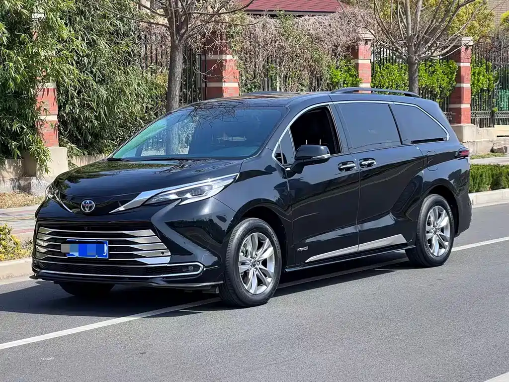 Toyota Sienna 2024