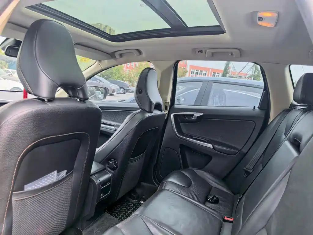 Volvo XC60 (Import) — миниатюра 3