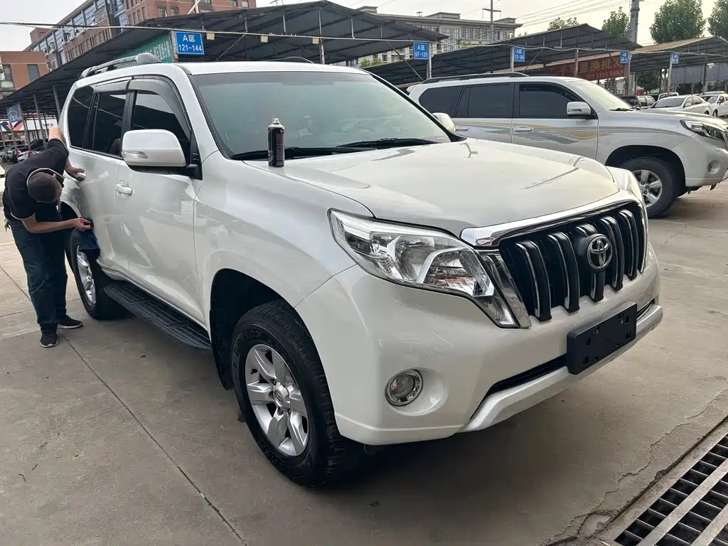 Toyota Prado 2016