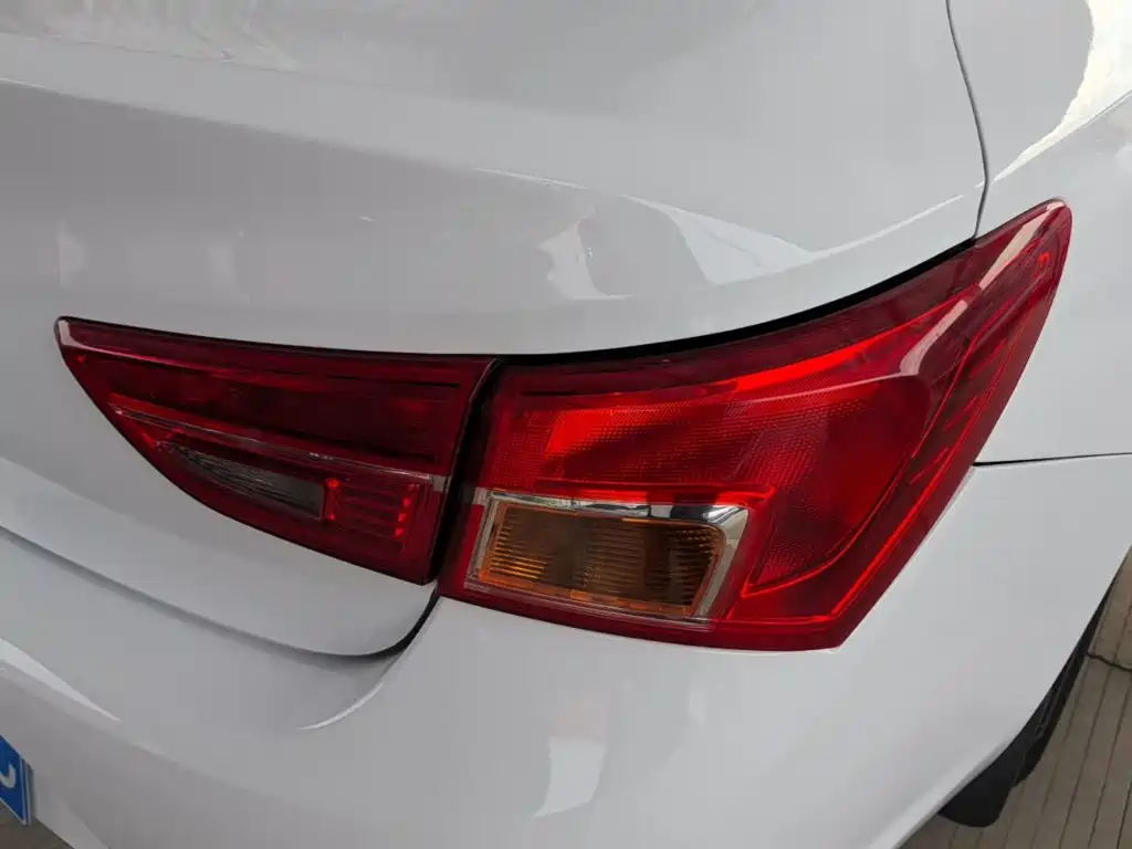 Buick Verano — миниатюра 8