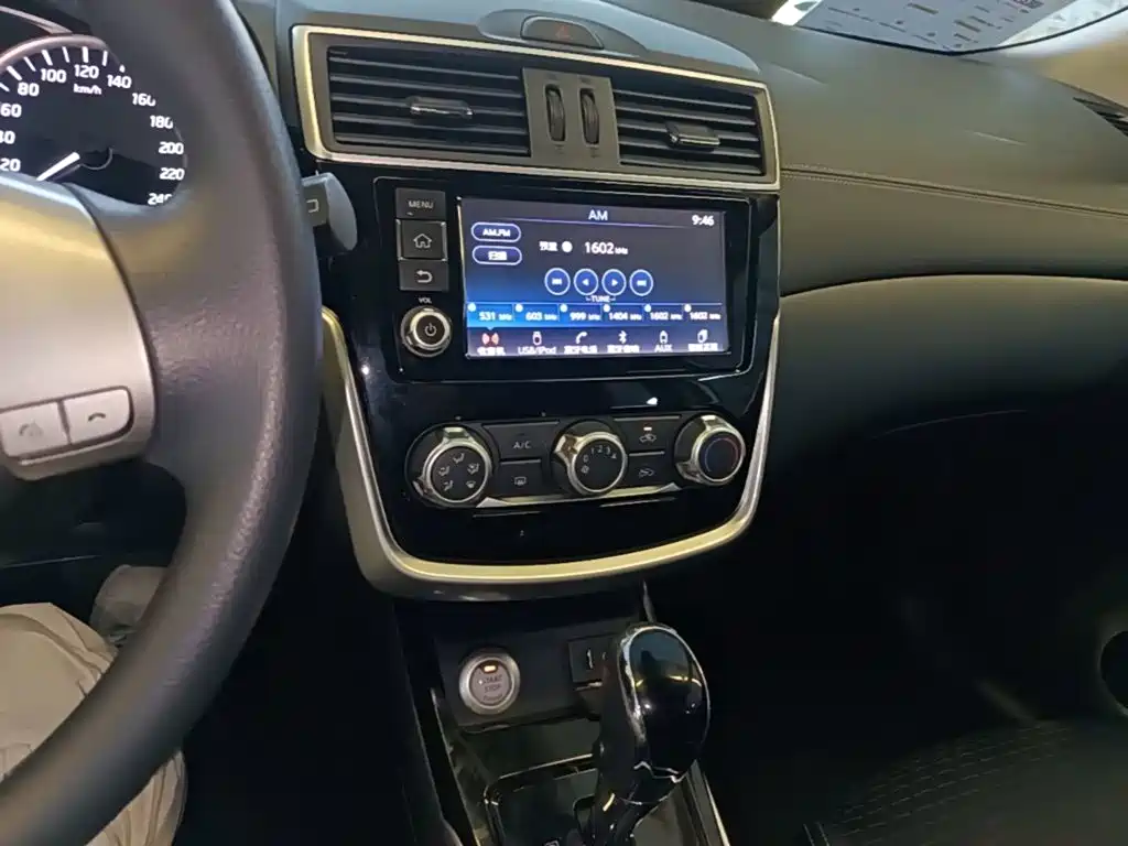 Nissan Tiida — миниатюра 13