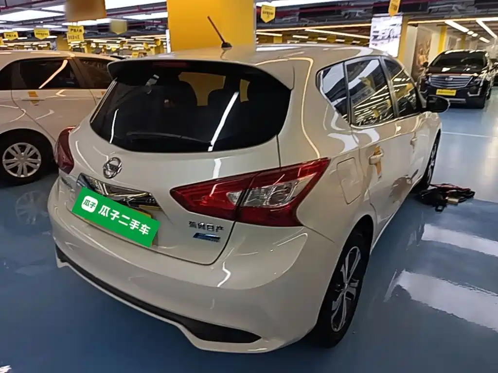Nissan Tiida — миниатюра 7