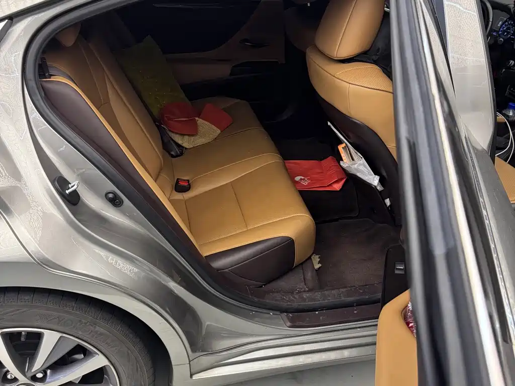 Lexus ES — миниатюра 10