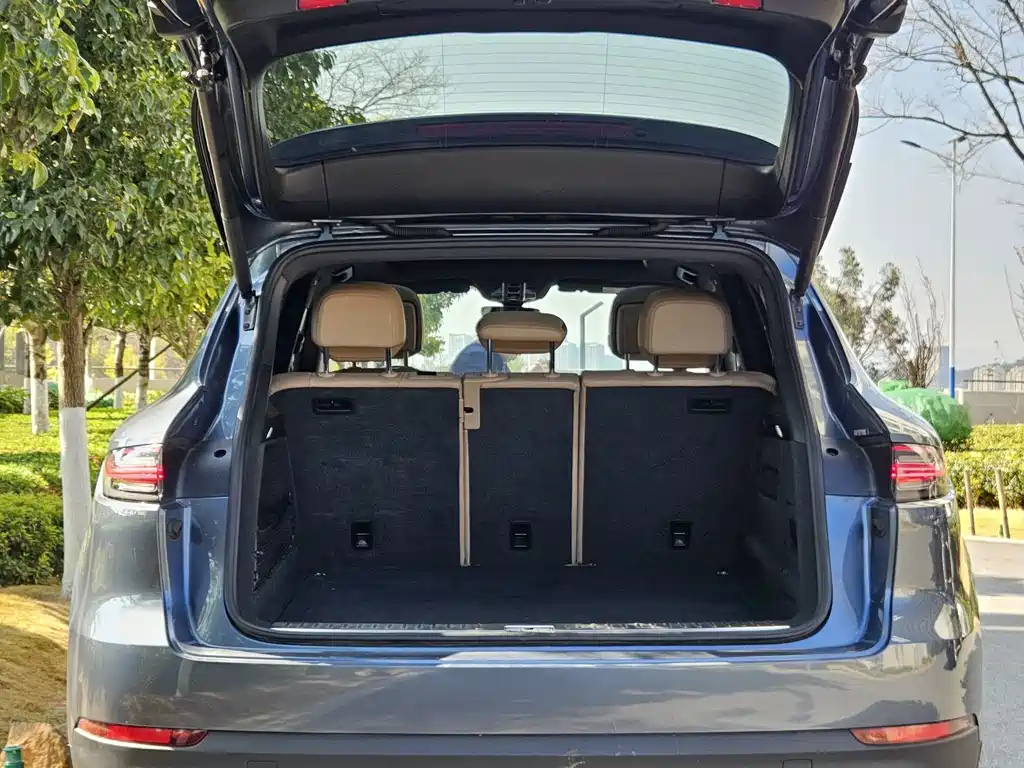 Porsche Cayenne — миниатюра 26