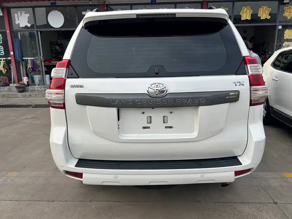 Toyota Land Cruiser Prado 2016 2.7L AT Standard