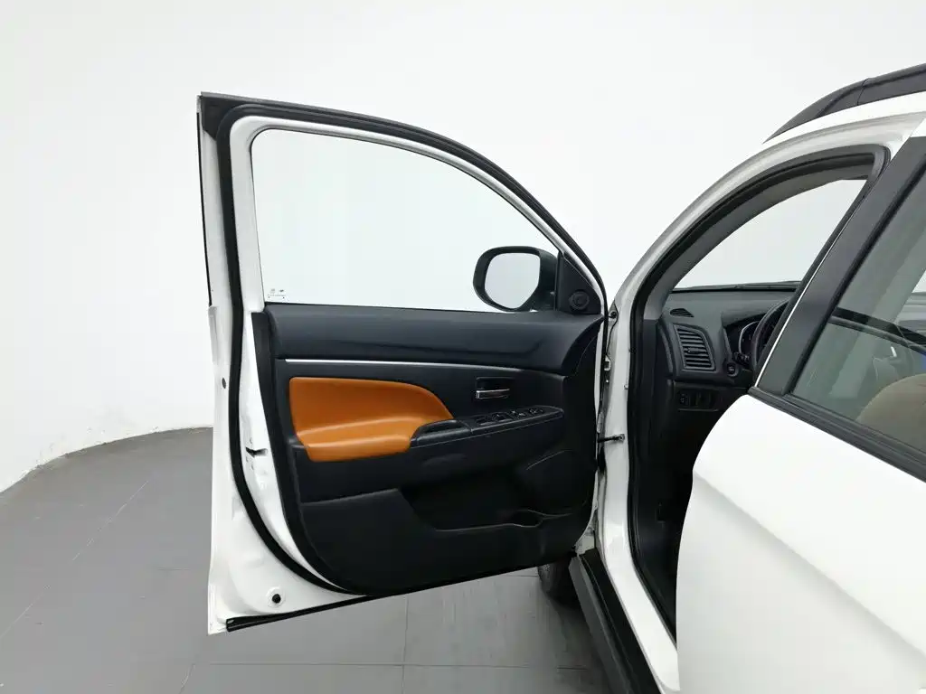 Mitsubishi ASX — миниатюра 8