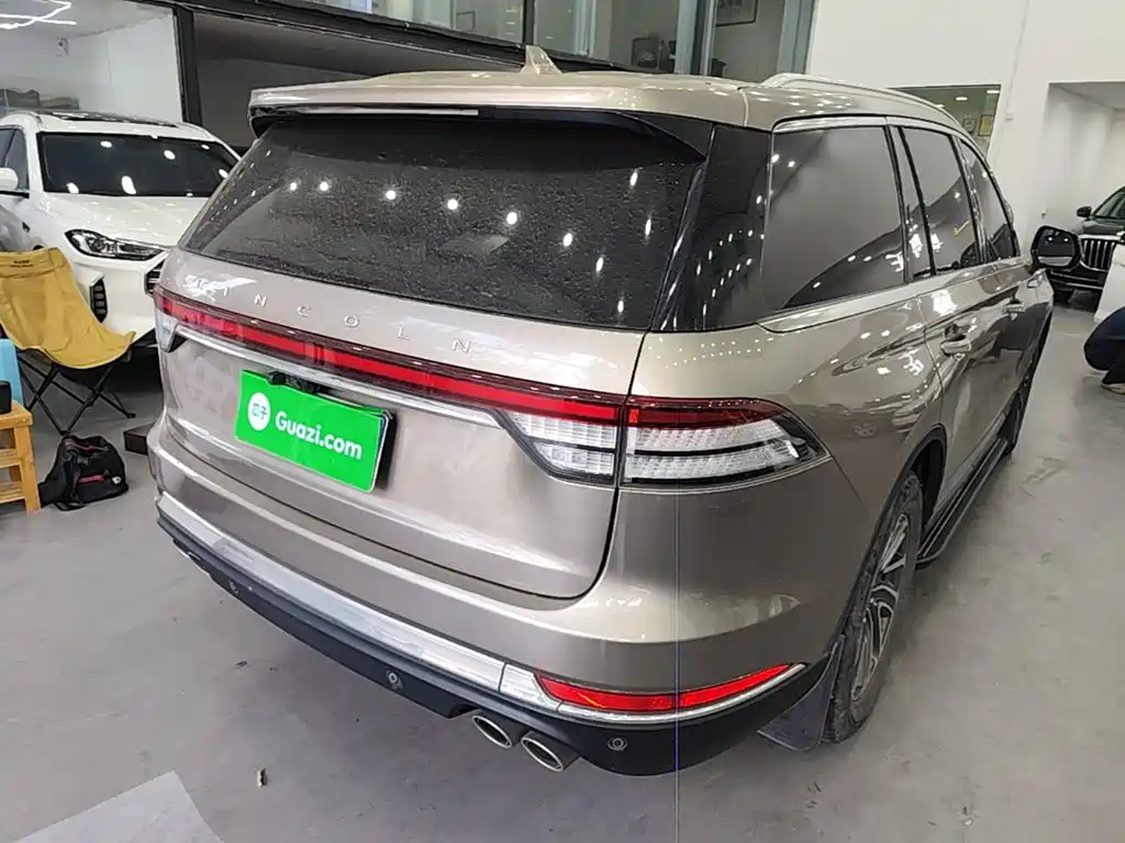 Lincoln Aviator (Import) — миниатюра 7