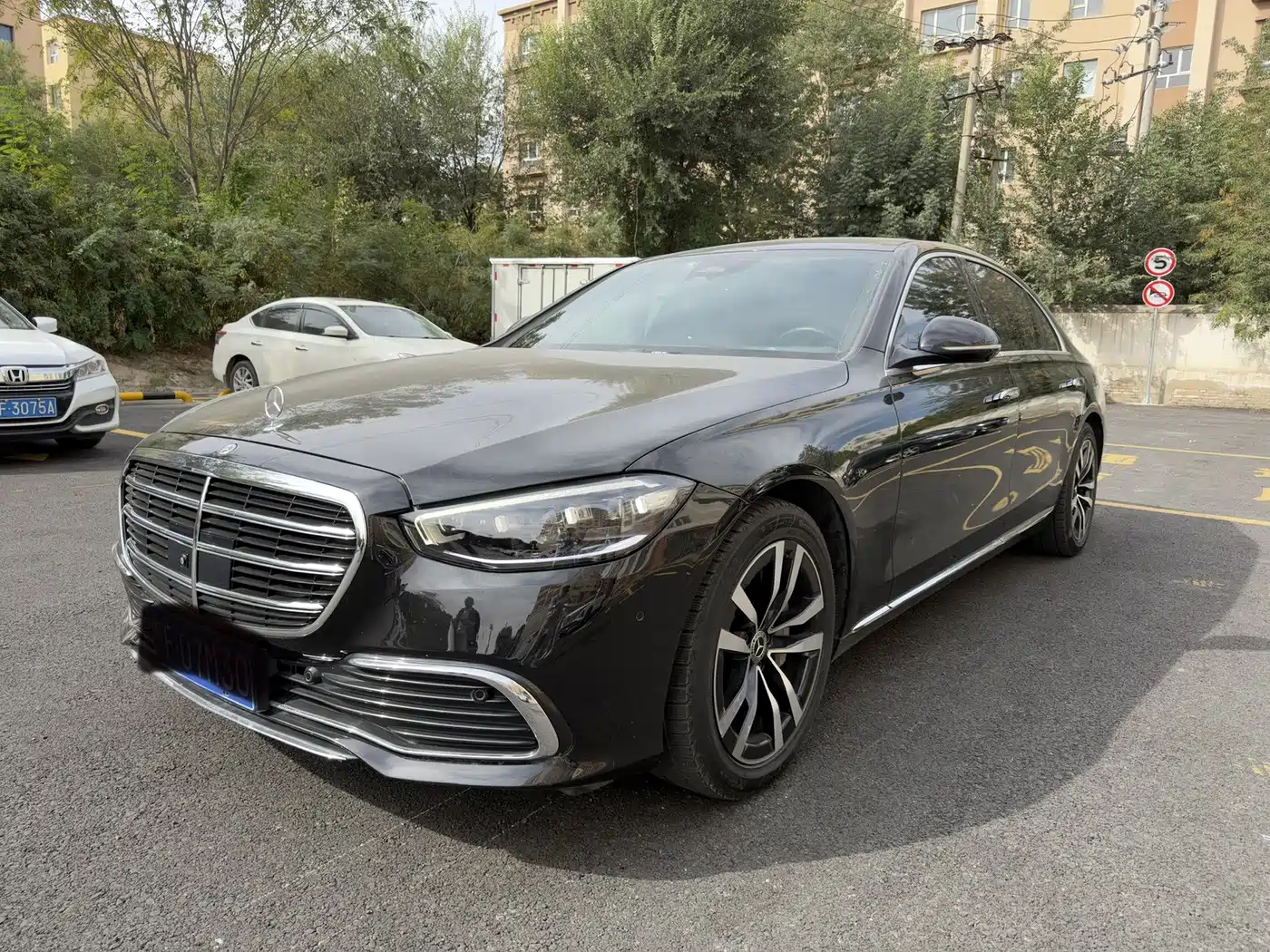 奔驰S级 2022款 改款 S 400 L 豪华型 2023