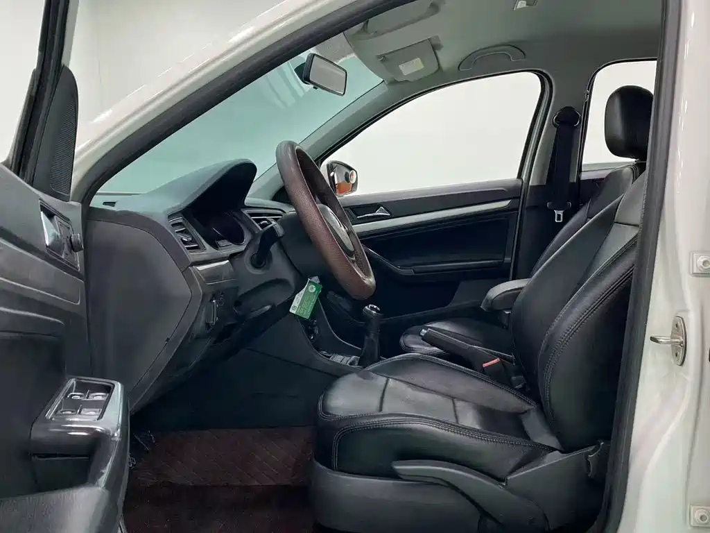 Volkswagen Lavida — миниатюра 4