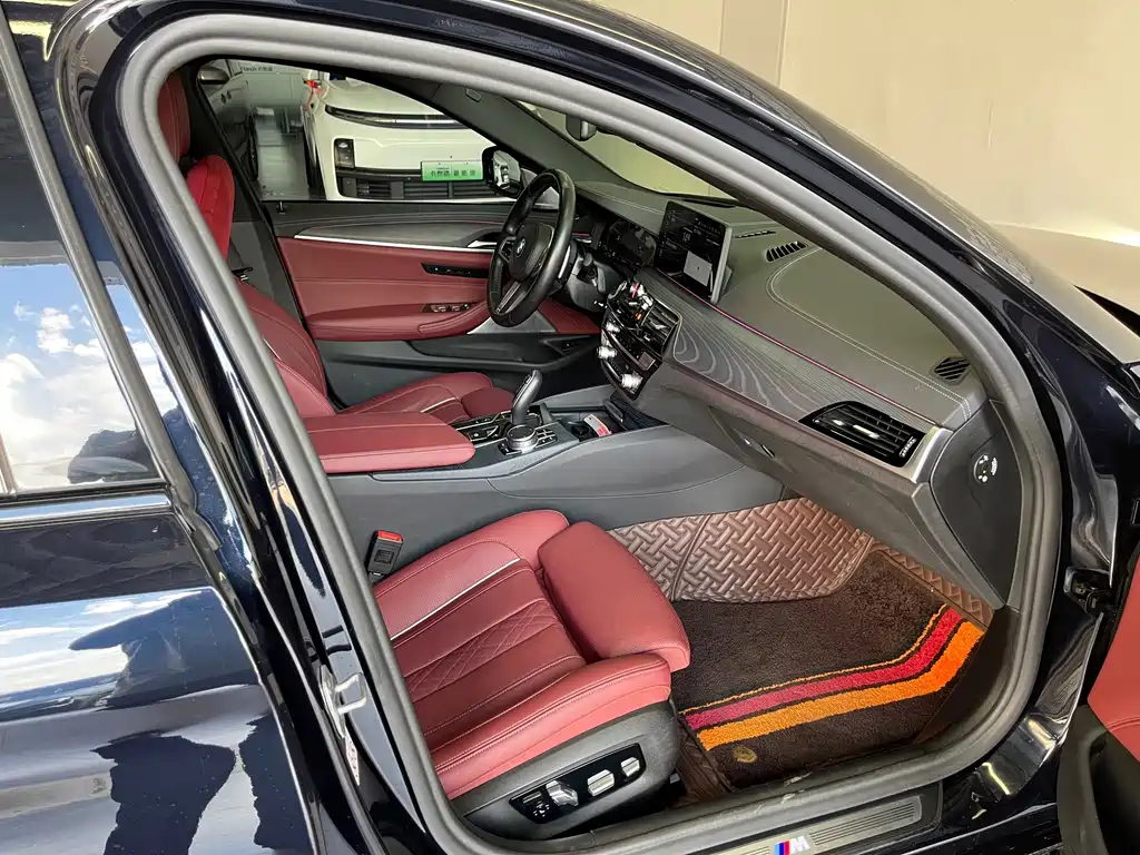 BMW 5 Series — миниатюра 12
