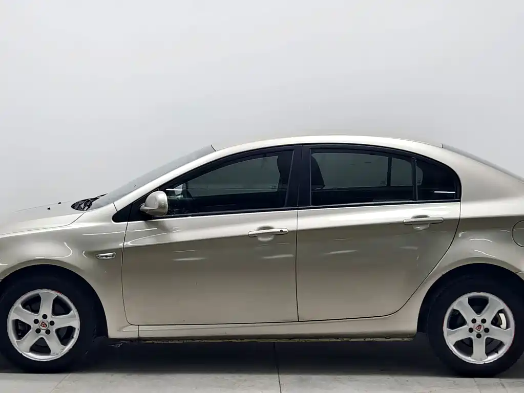 Roewe 350 — миниатюра 7