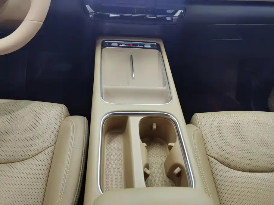 Wuling Звездный свет 730 Новая энергия — миниатюра 16