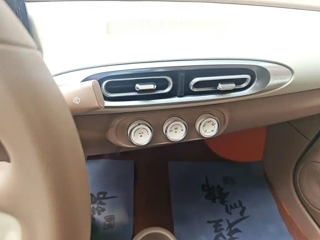 Wuling MINIEV — миниатюра 13