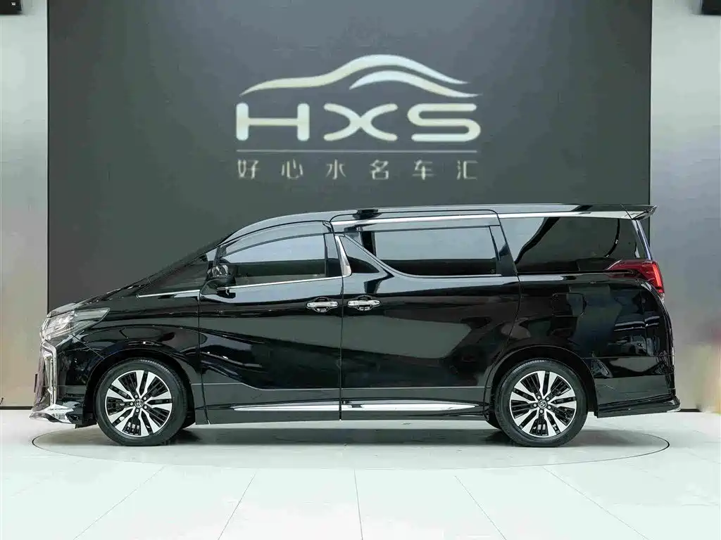Toyota Alphard — миниатюра 3