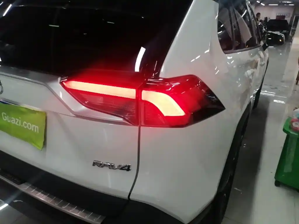Toyota RAV4 2020 2.0L CVT Luxury