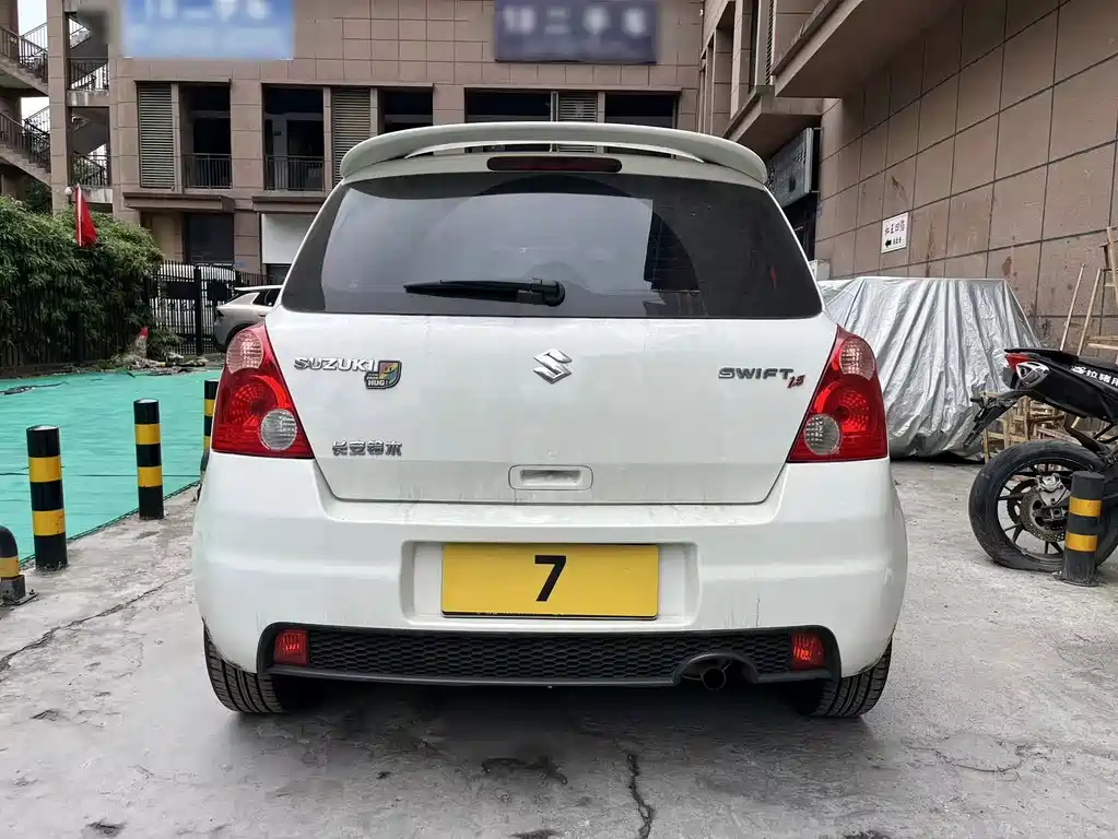 Suzuki Swift — миниатюра 6