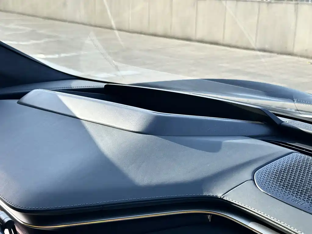 LOTUS SPORTS CAR EMEYA FLOWERS