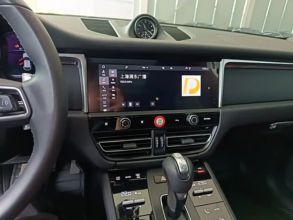 Porsche Macan — миниатюра 13