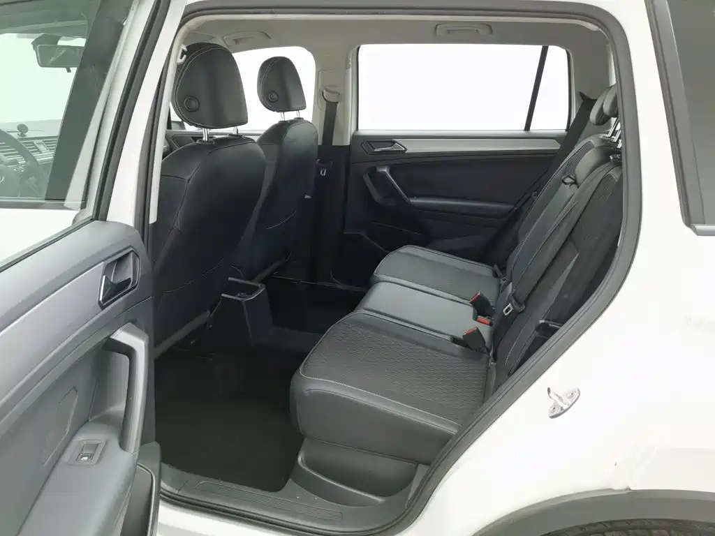 Volkswagen Tiguan L — миниатюра 15