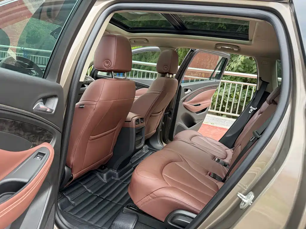Buick Envision Plus — миниатюра 10