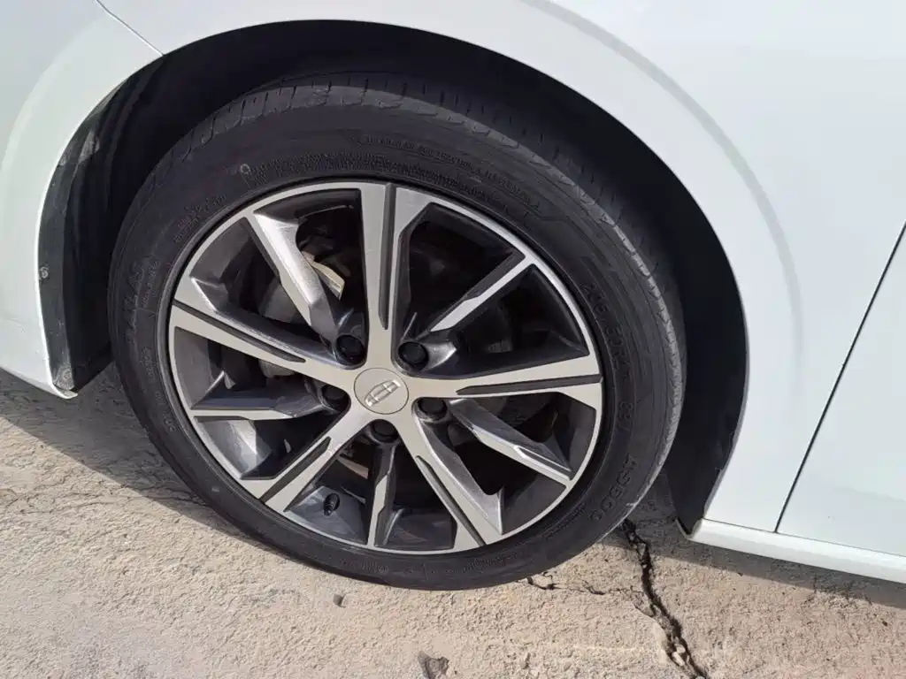 Geely Emgrand — миниатюра 23