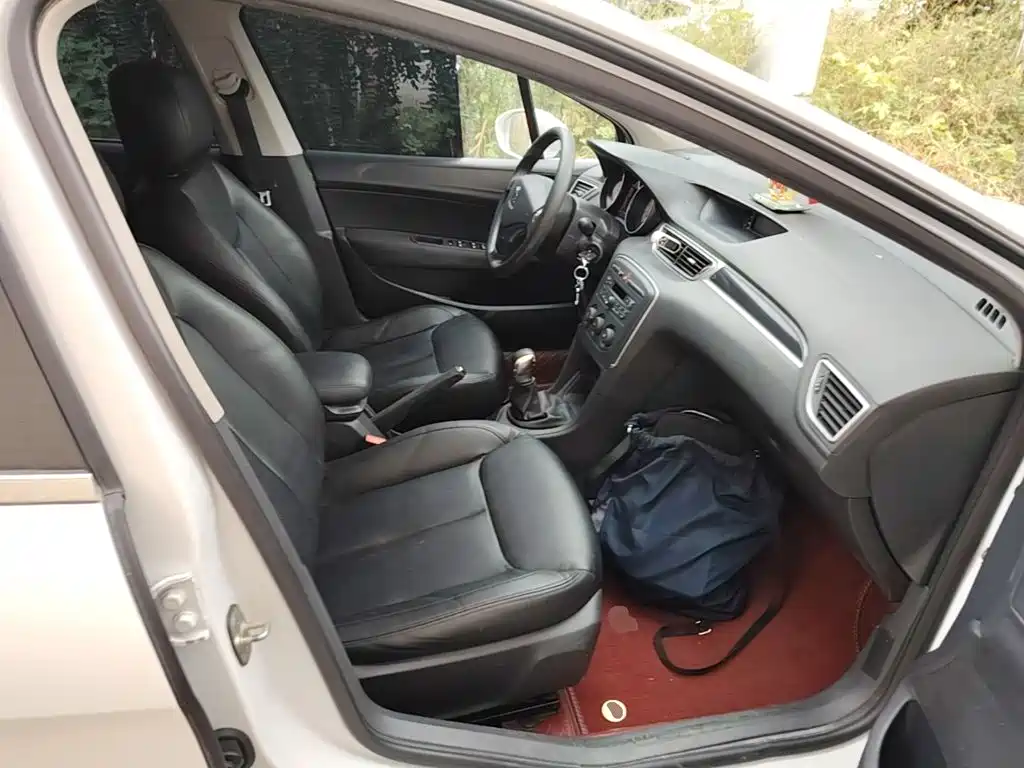 Peugeot 308 — миниатюра 25