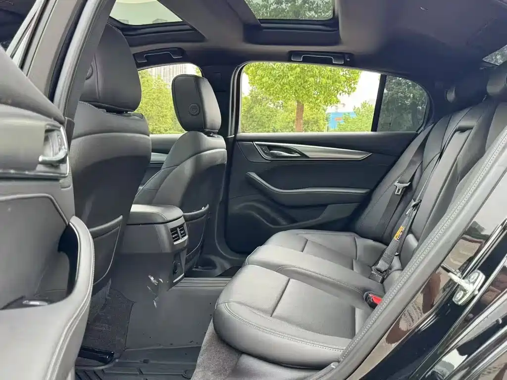 Cadillac CT5 — миниатюра 7