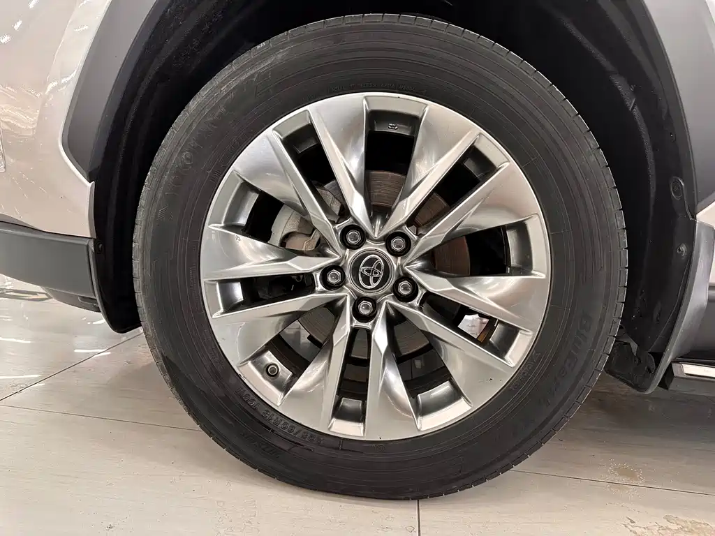 Toyota Wildlander — миниатюра 8