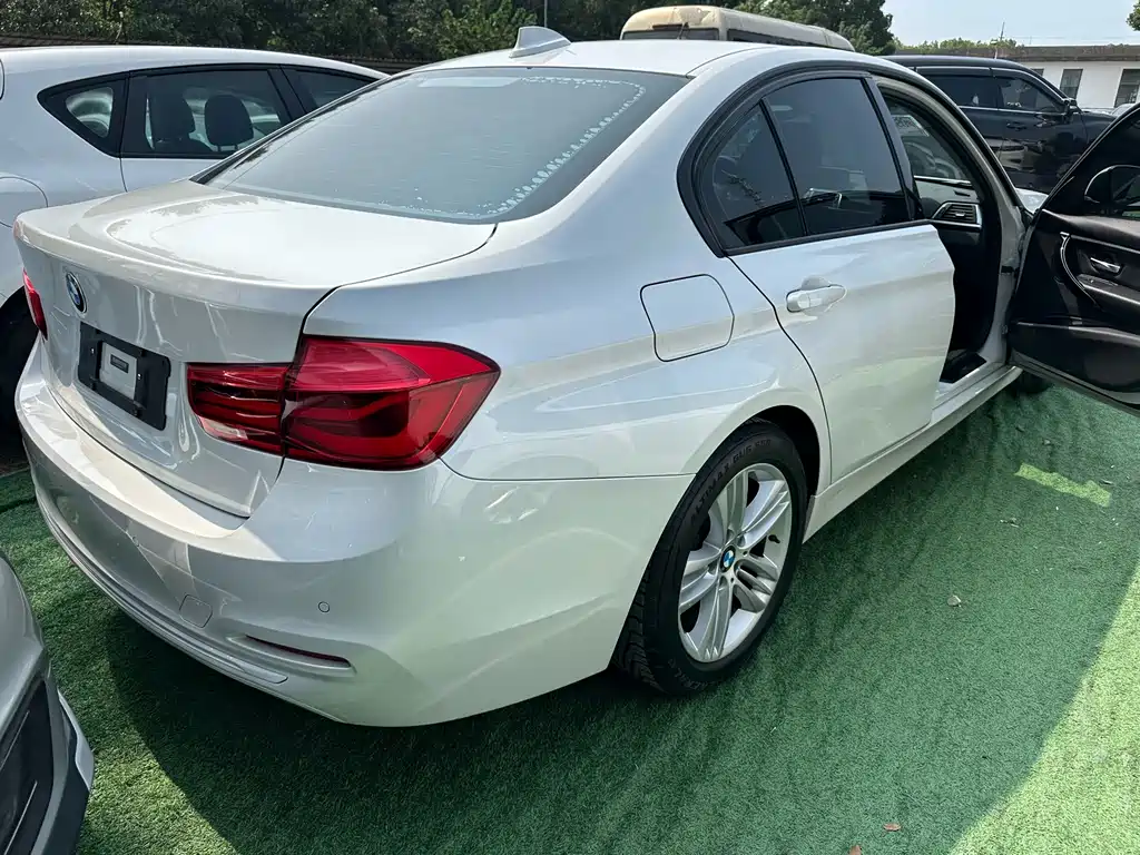 BMW 3 Series — миниатюра 14
