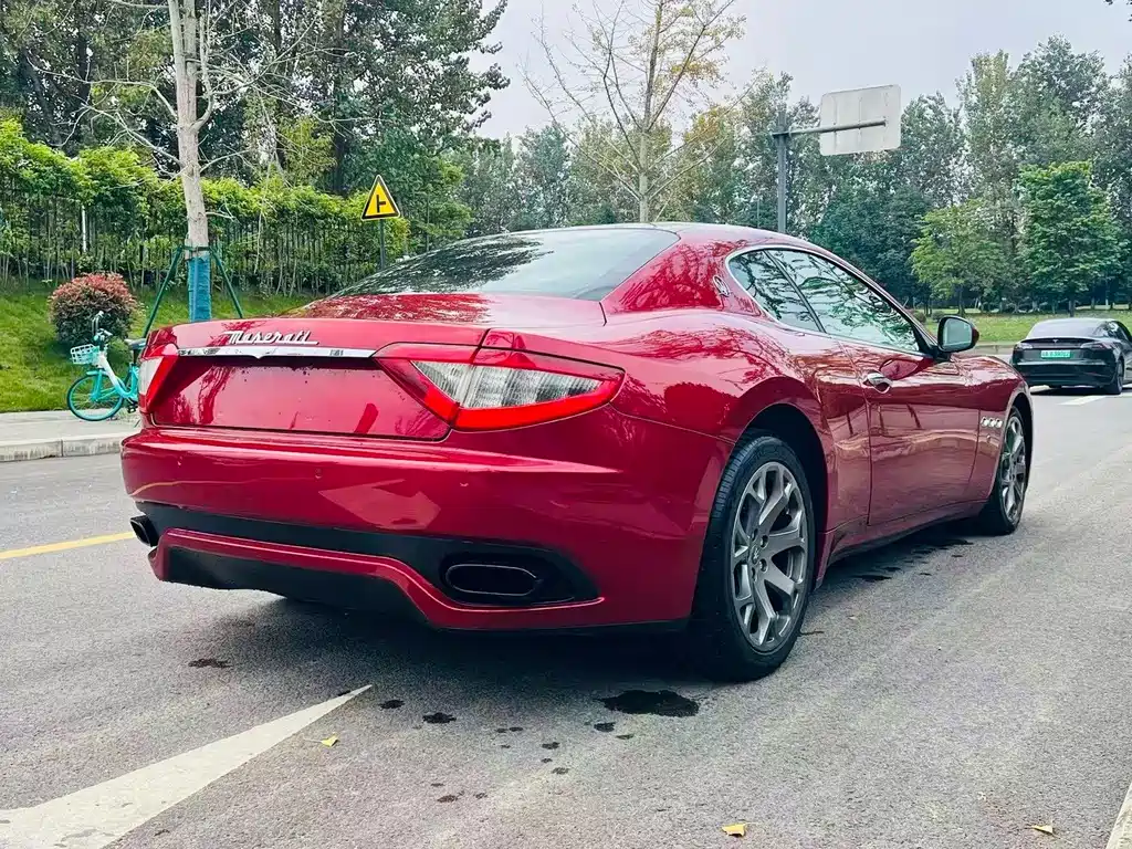 Maserati GranTurismo — миниатюра 11