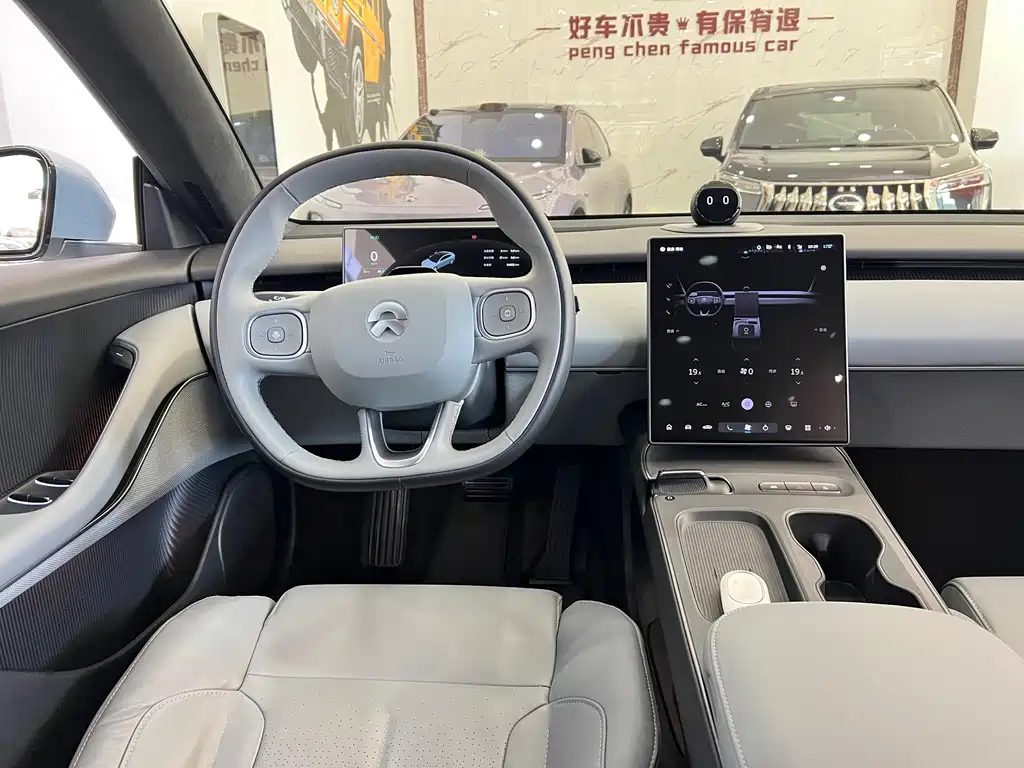 NIO NIO ET5